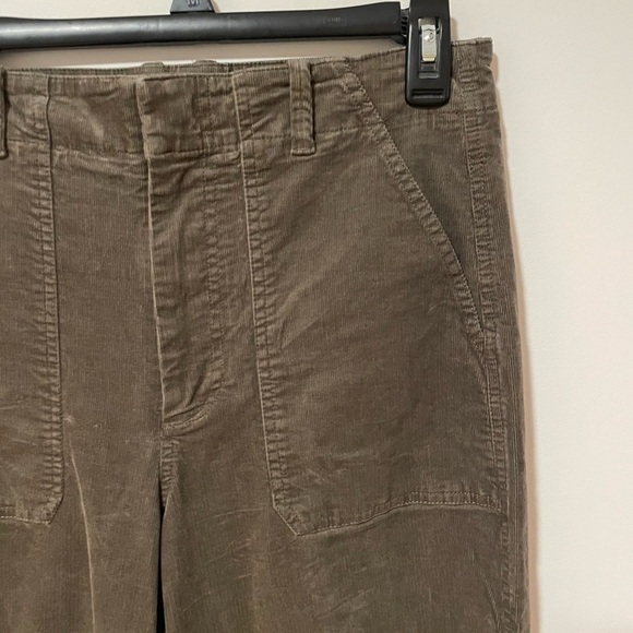 Banana Republic Wide Barrel Leg Cropped Olive Green Corduroy Pants Womens 8 - Picture 2 of 7